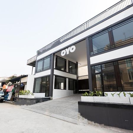 Oyo 1310 Urban Residence 雅加达 外观 照片