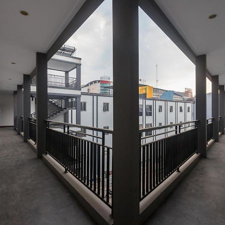 Oyo 1310 Urban Residence 雅加达 外观 照片
