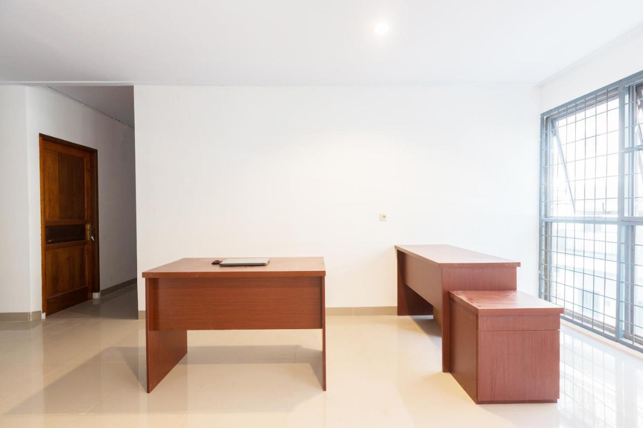 Oyo 1310 Urban Residence 雅加达 外观 照片