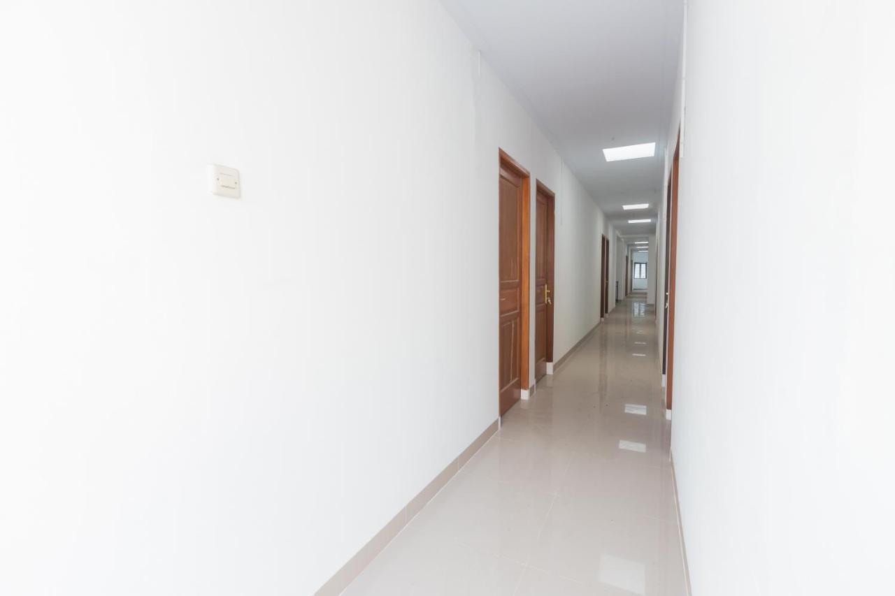 Oyo 1310 Urban Residence 雅加达 外观 照片
